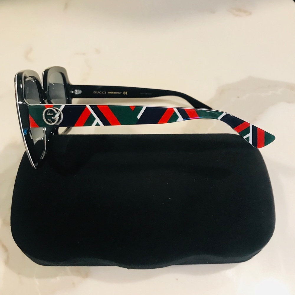 Gucci Sunglasses ๐ถ๐ถ๐ถ๐ถ - Picture 5 of 8